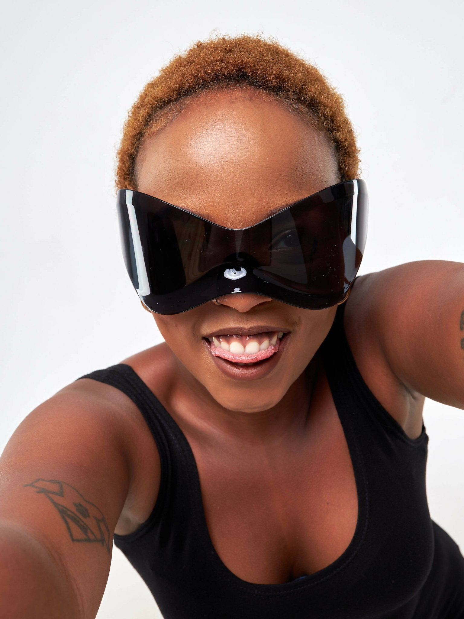 x Mugler Sunnies - Black