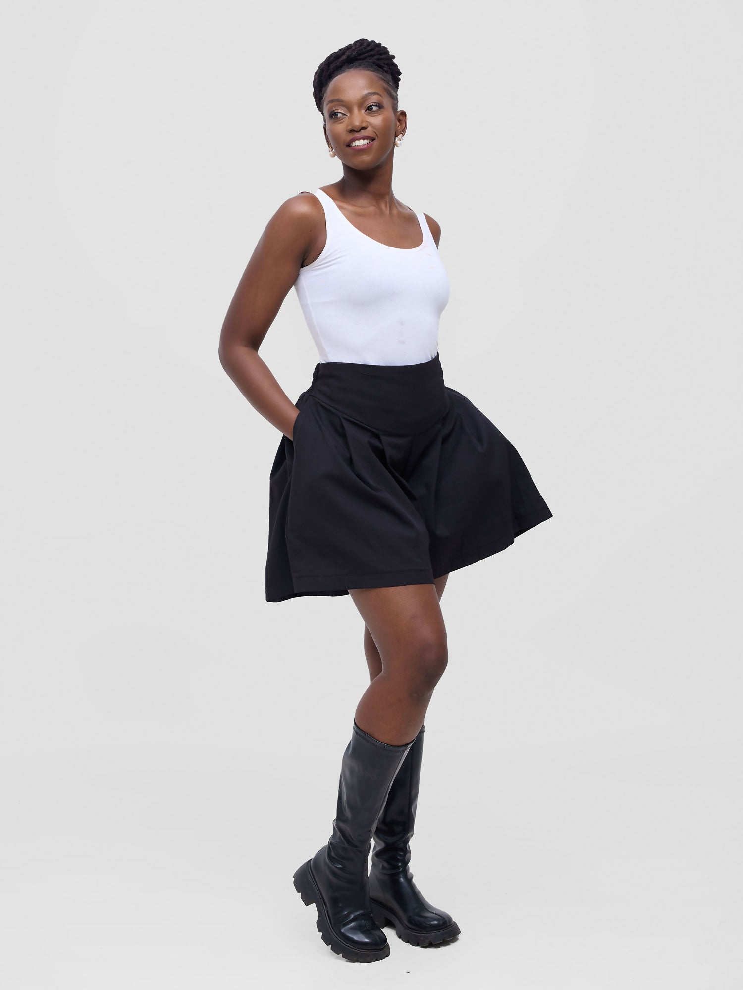 Chula Pleated Short - Black